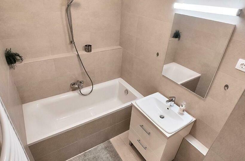 Piacsek Apartmanház