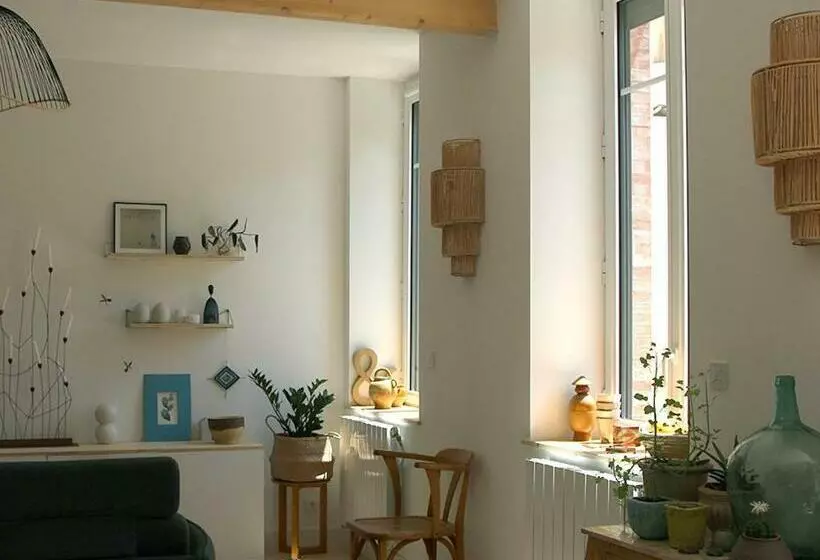 Bed and Breakfast Midi03