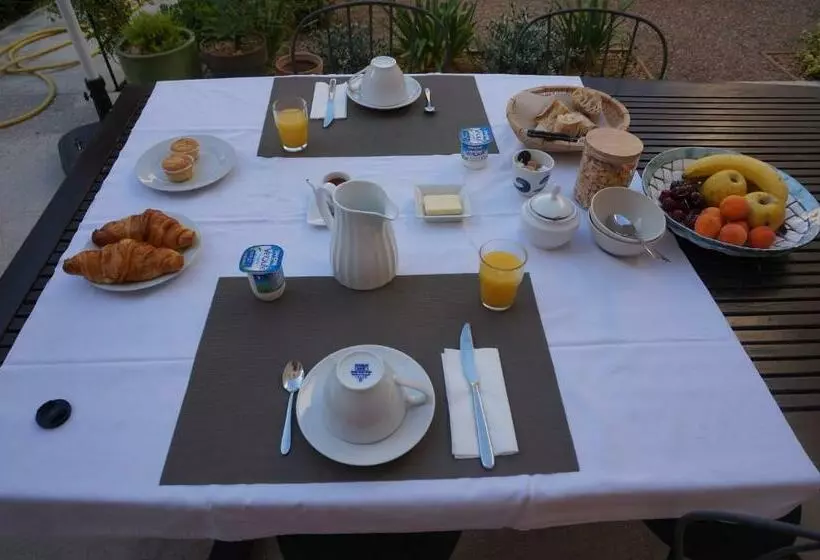 Bed and Breakfast Midi03