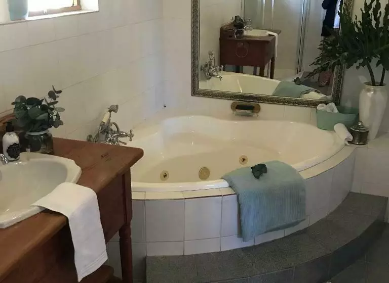 Majatalo Erin Guesthouse And B&b