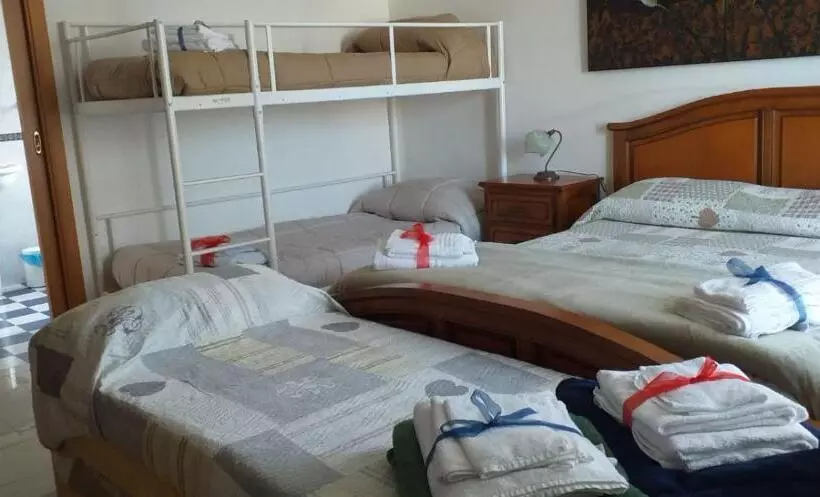 Majatalo La Casa Di Mariagrazia Rooms Con Cucina Condivisa E Terrazza