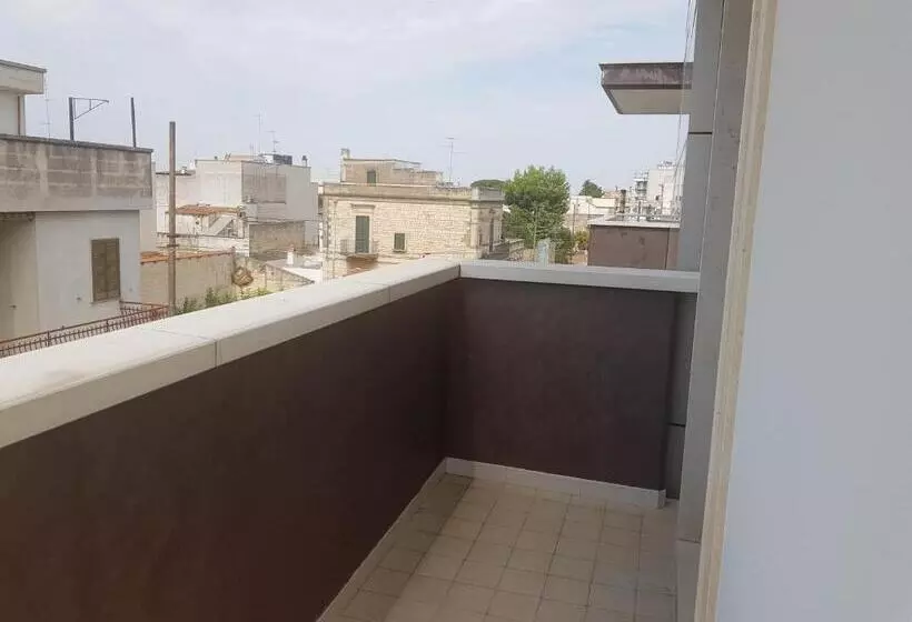 Majatalo La Casa Di Mariagrazia Rooms Con Cucina Condivisa E Terrazza