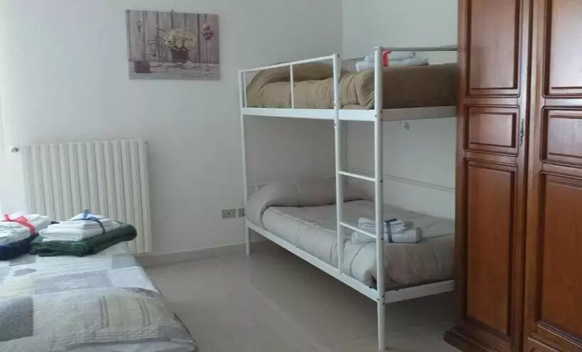 Majatalo La Casa Di Mariagrazia Rooms Con Cucina Condivisa E Terrazza