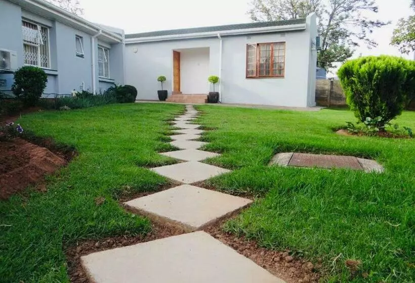 Majatalo Lilliz Guest House