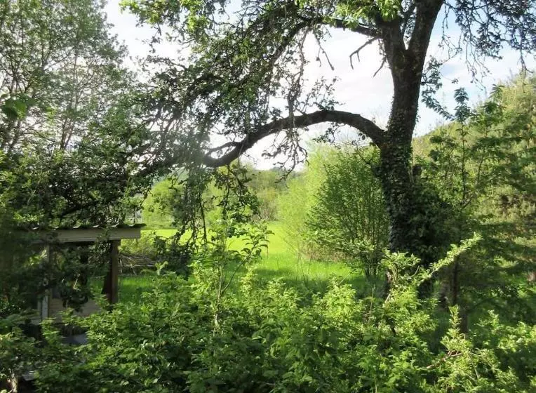 Aamiaismajoitus (B&B) Fewo Landhaus Ederlust Heilungsräume Ev