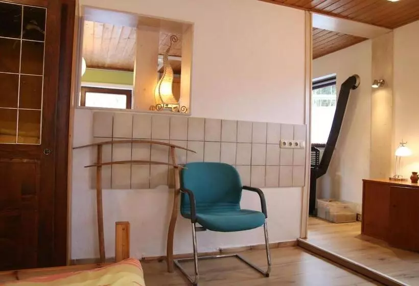 Aamiaismajoitus (B&B) Fewo Landhaus Ederlust Heilungsräume Ev