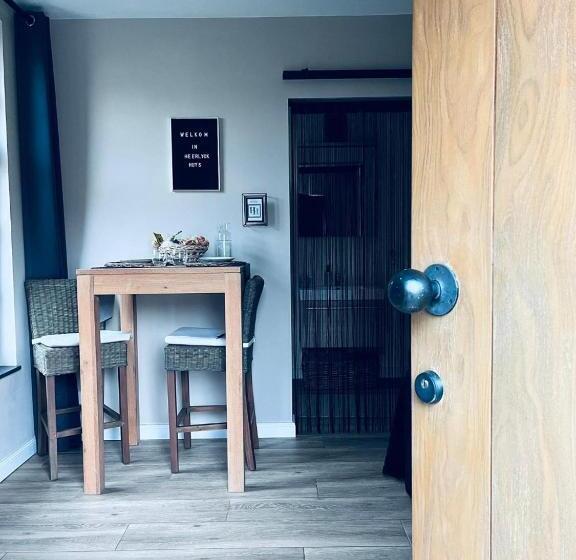 تختخواب و صبحانه Gastenverblyf Heerlyck Huys