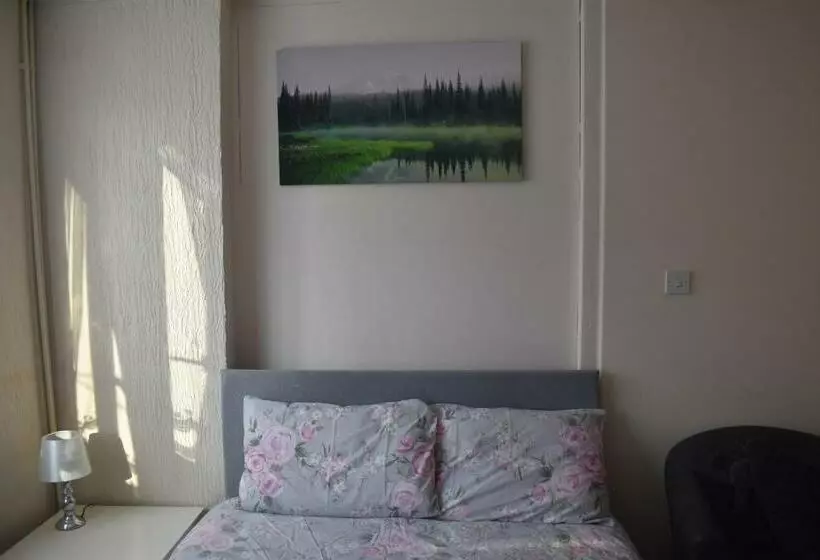 Majatalo Aaby House In London