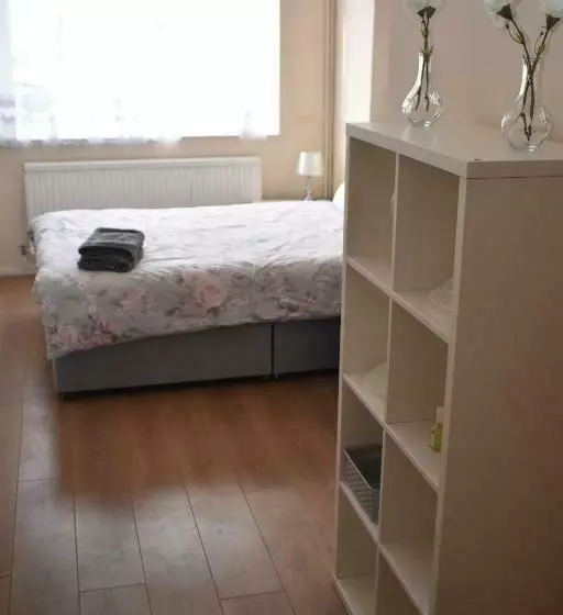 Majatalo Aaby House In London