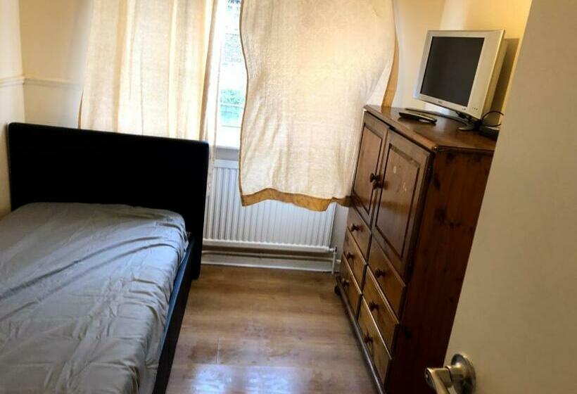 Пансион Aaby House In London