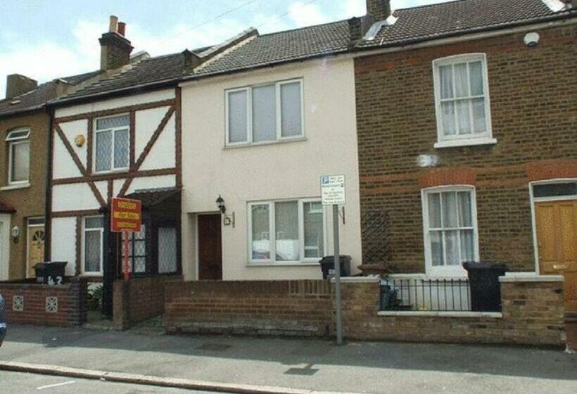 Пансион Aaby House In London