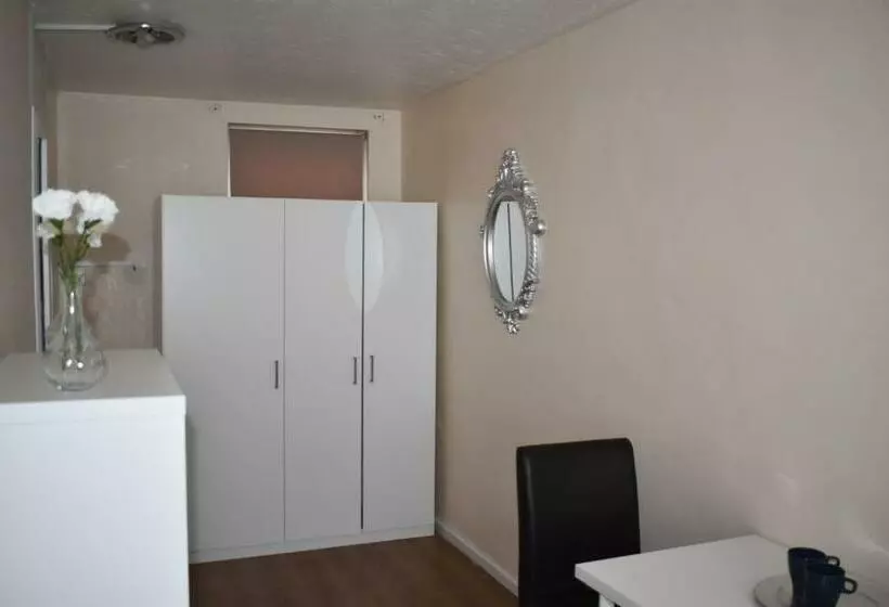 Majatalo Aaby House In London