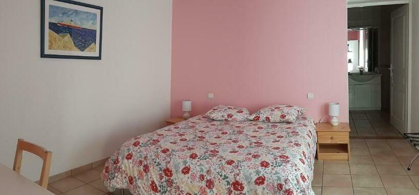 Пансион Village De Vie