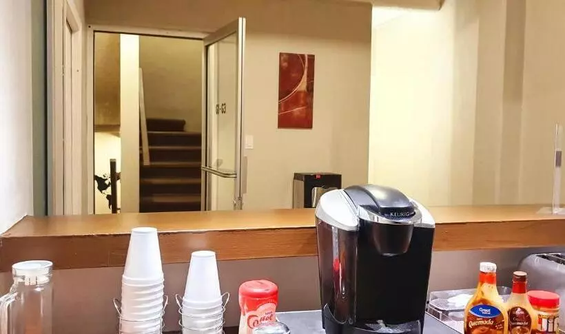 ユースホステル Hostal Ggg