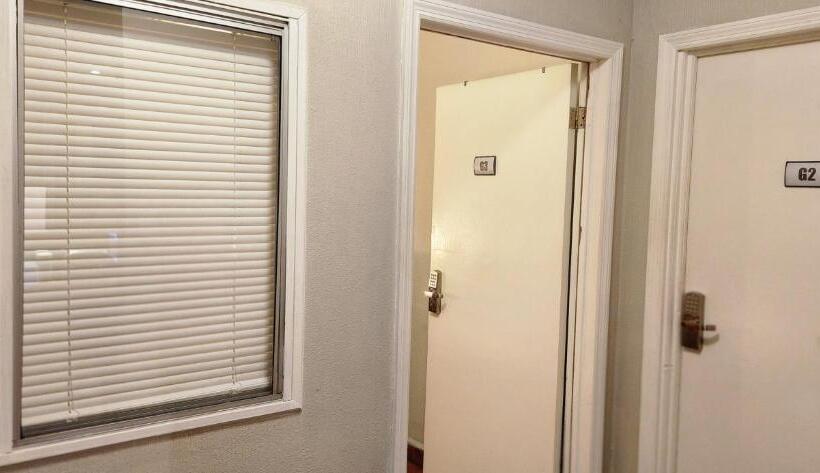 هاستل Hostal Ggg