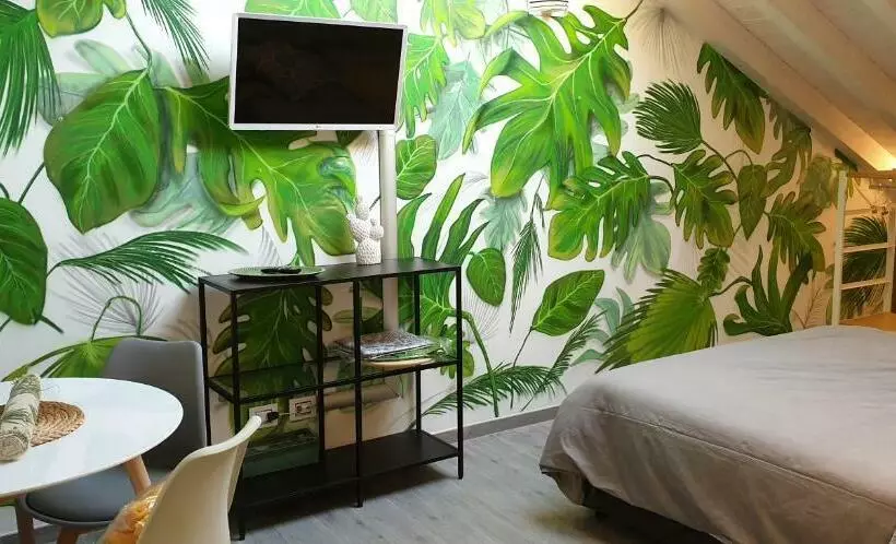 Aamiaismajoitus (B&B) 150 Latomare