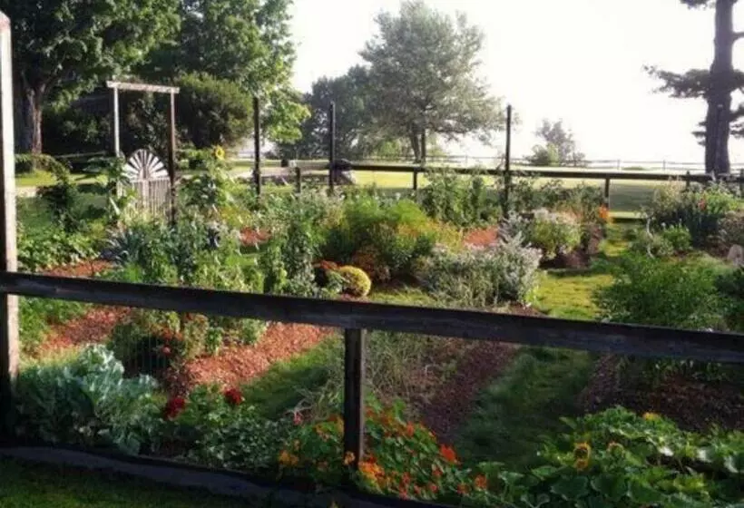 ベッドアンドブレックファースト Bark Eater Inn