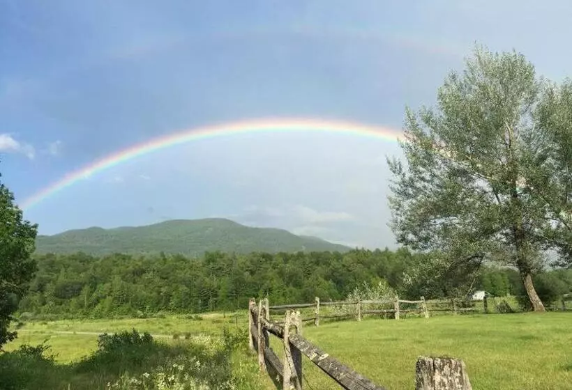 ベッドアンドブレックファースト Bark Eater Inn