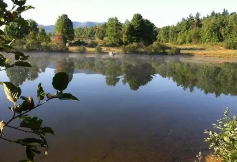 ベッドアンドブレックファースト Bark Eater Inn