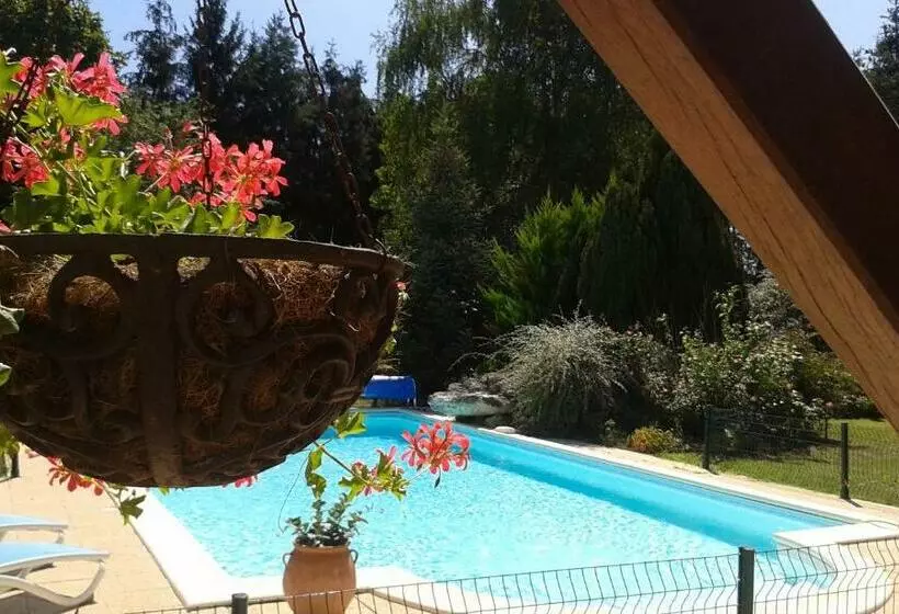 تختخواب و صبحانه Le Clos Lamy