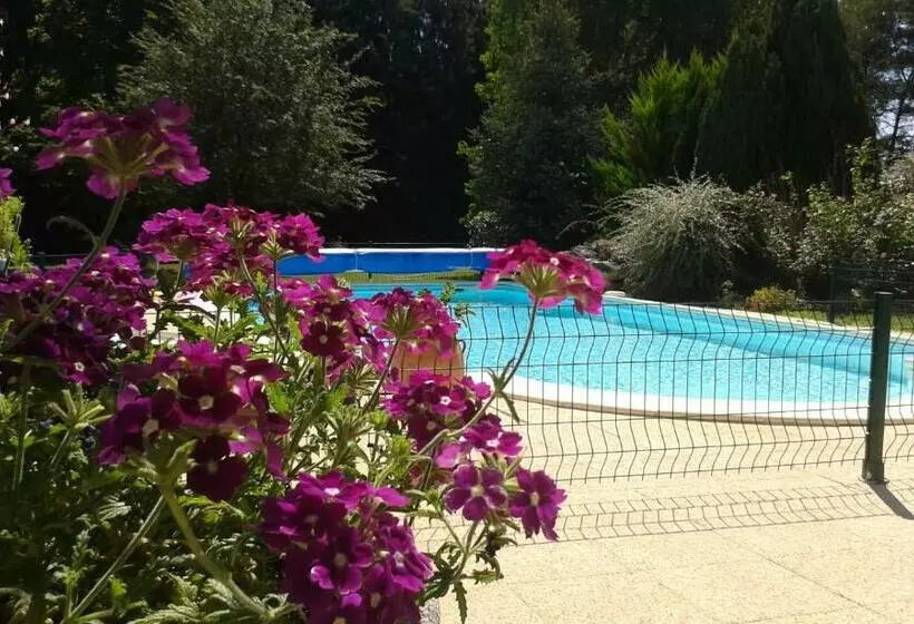 تختخواب و صبحانه Le Clos Lamy