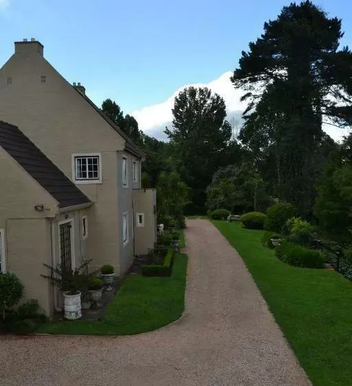 Majatalo Inverknoll Guesthouse