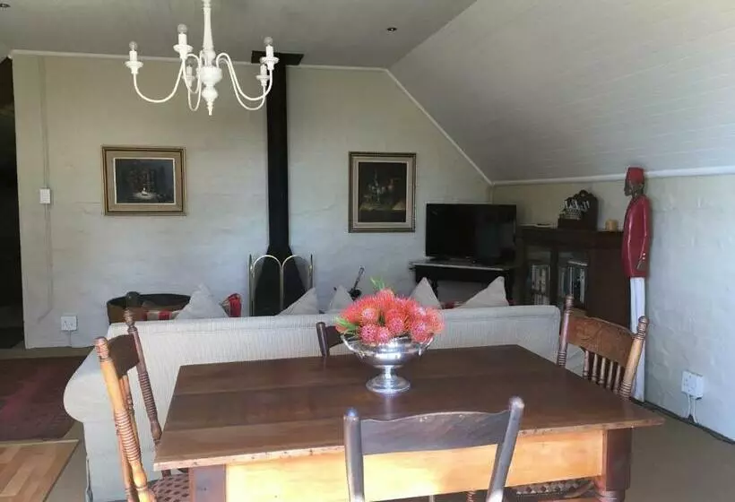 Majatalo Inverknoll Guesthouse