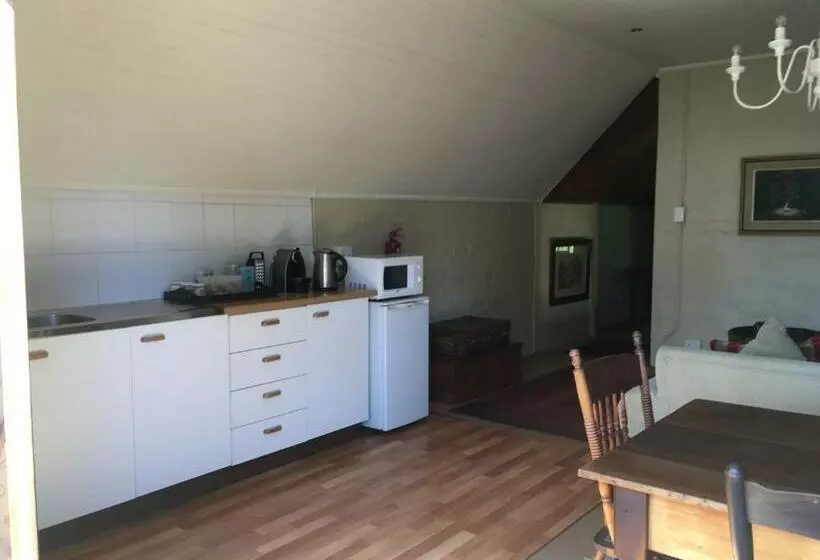Majatalo Inverknoll Guesthouse