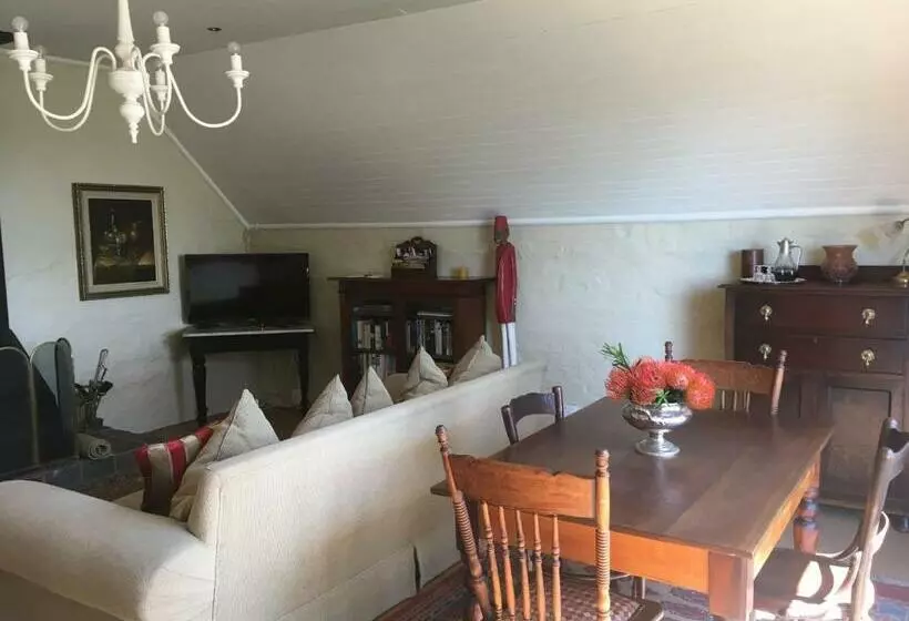 Majatalo Inverknoll Guesthouse