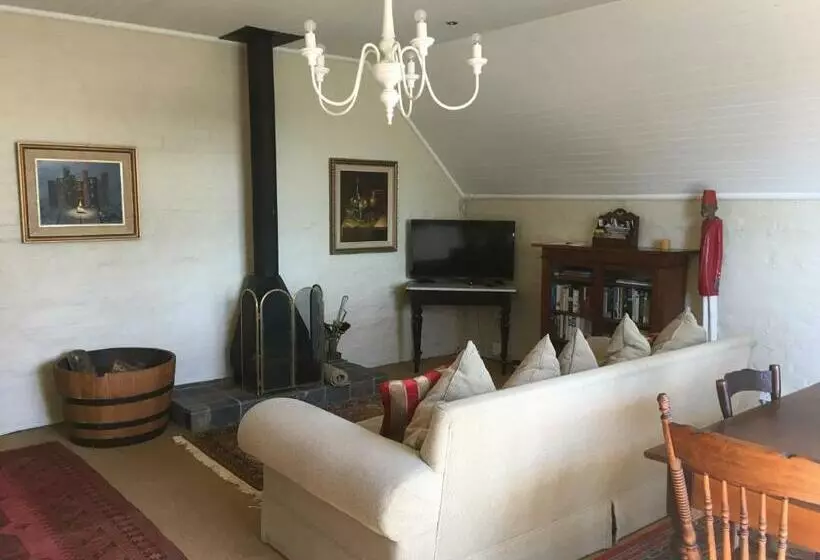 Majatalo Inverknoll Guesthouse