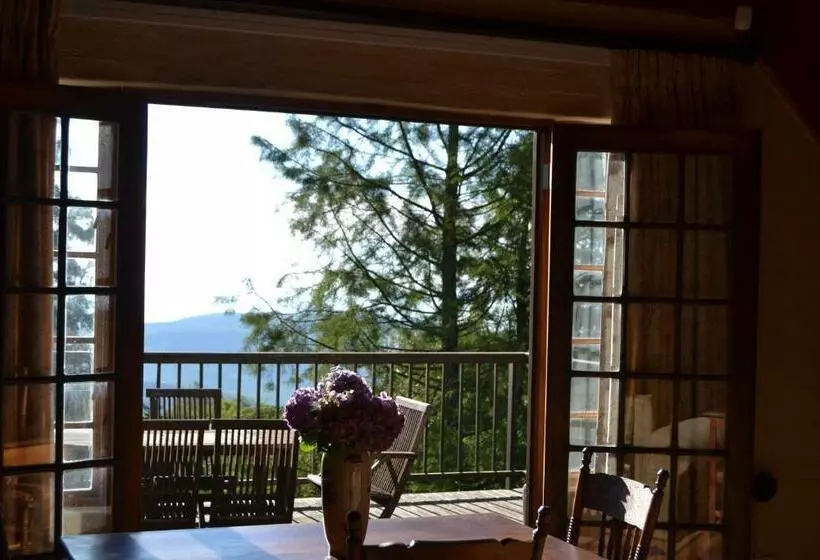 Majatalo Inverknoll Guesthouse