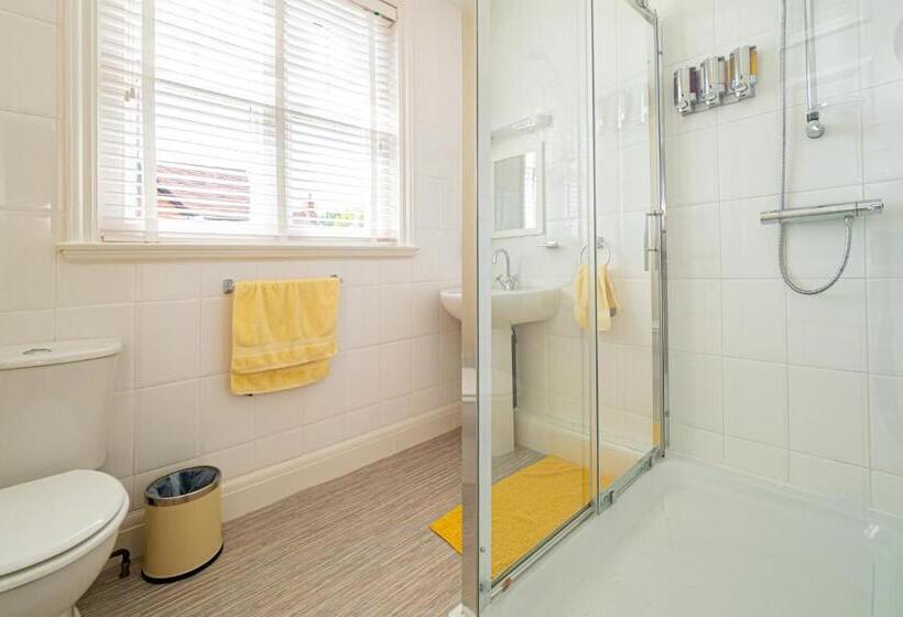 膳宿费 Merlstead House