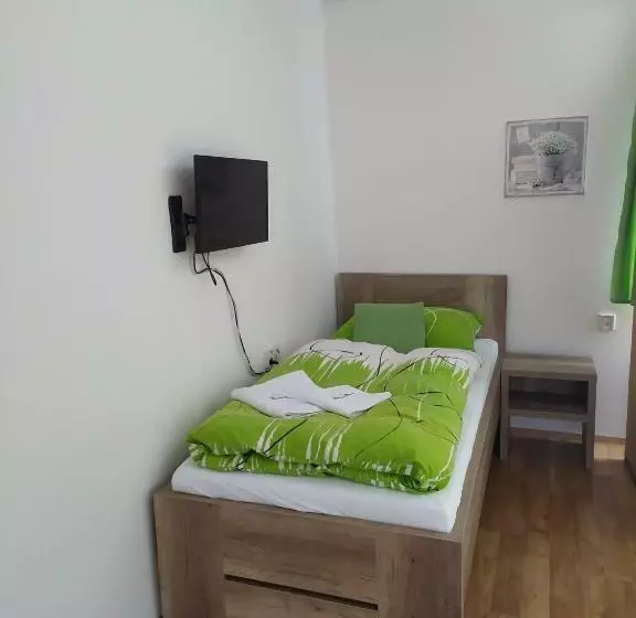 Majatalo Penzion Burda