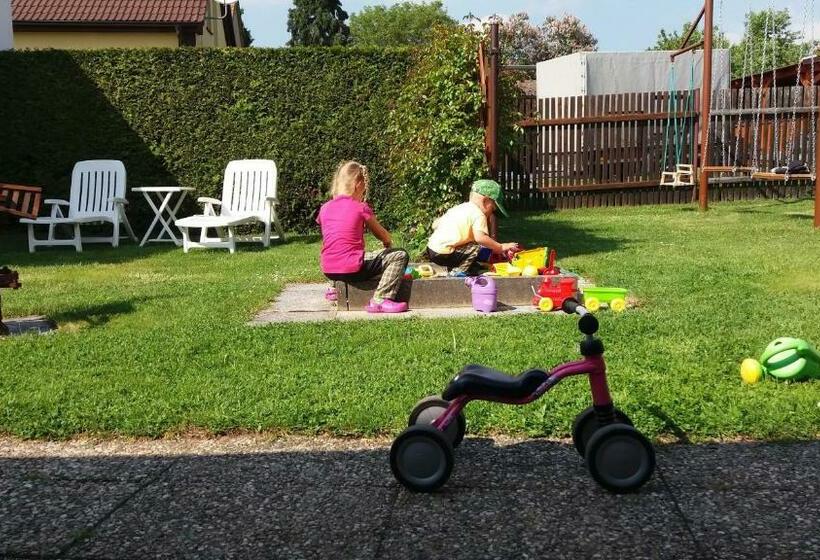 פנסיון Penzion Burda