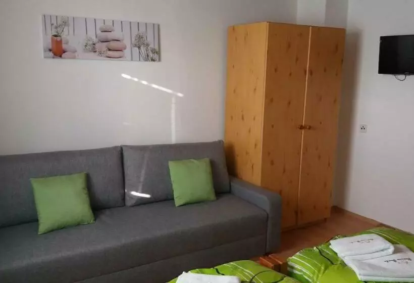 Majatalo Penzion Burda