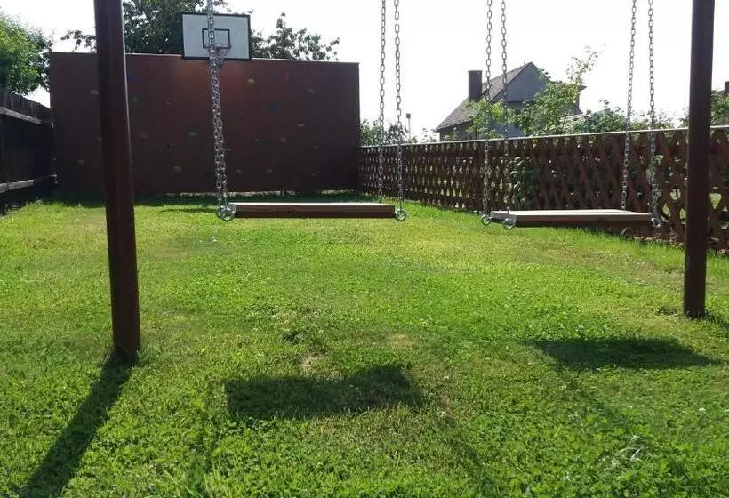 Majatalo Penzion Burda