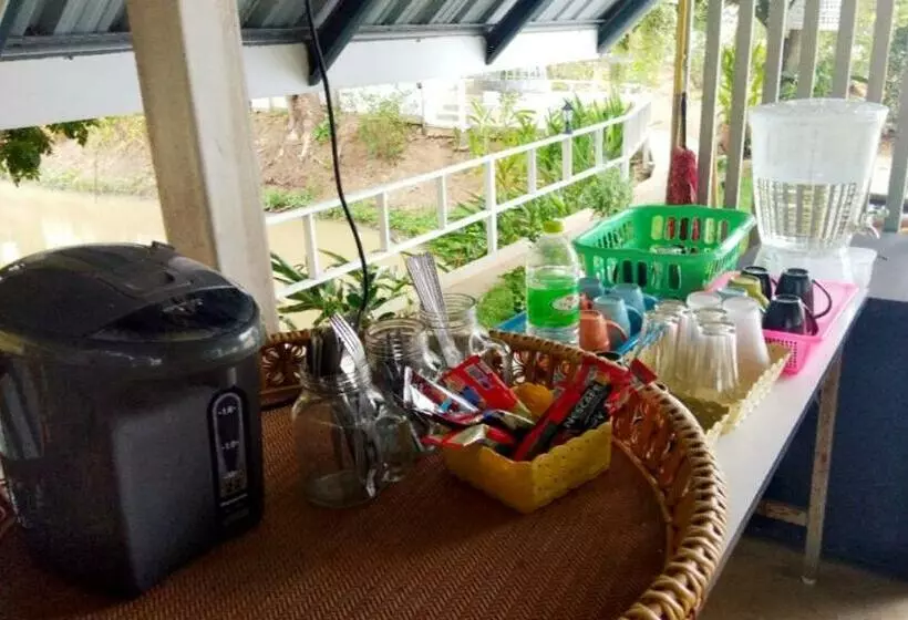 ペンション San Sabai The Cottages