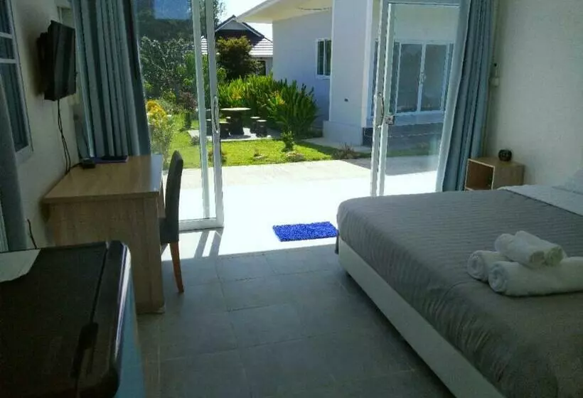 ペンション San Sabai The Cottages