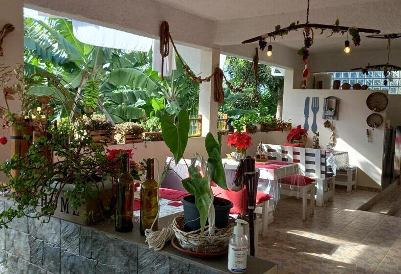 پانسیون Tabua Village