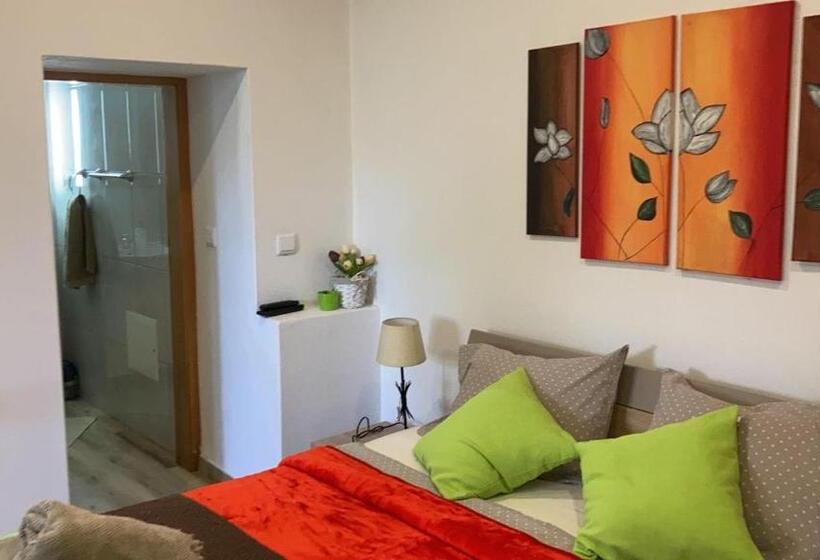 پانسیون Tabua Village