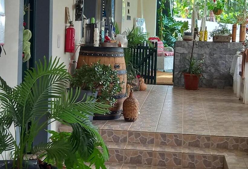 پانسیون Tabua Village