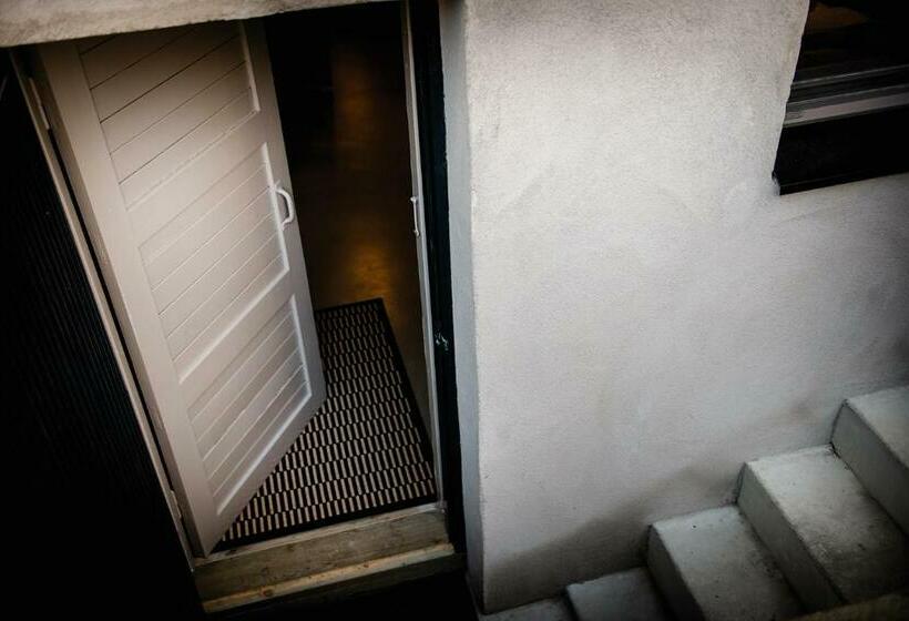 פנסיון Vivante Basement Accommodation