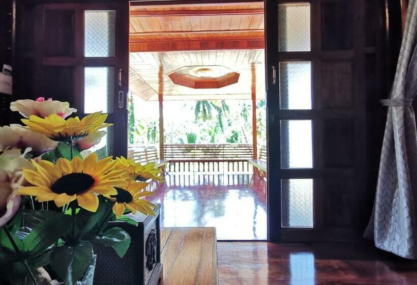 פנסיון Walk In Homestay