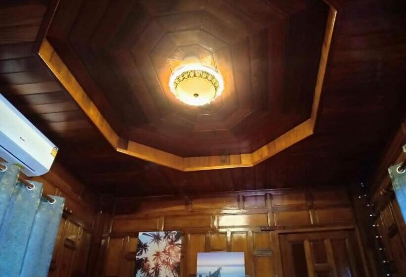 פנסיון Walk In Homestay