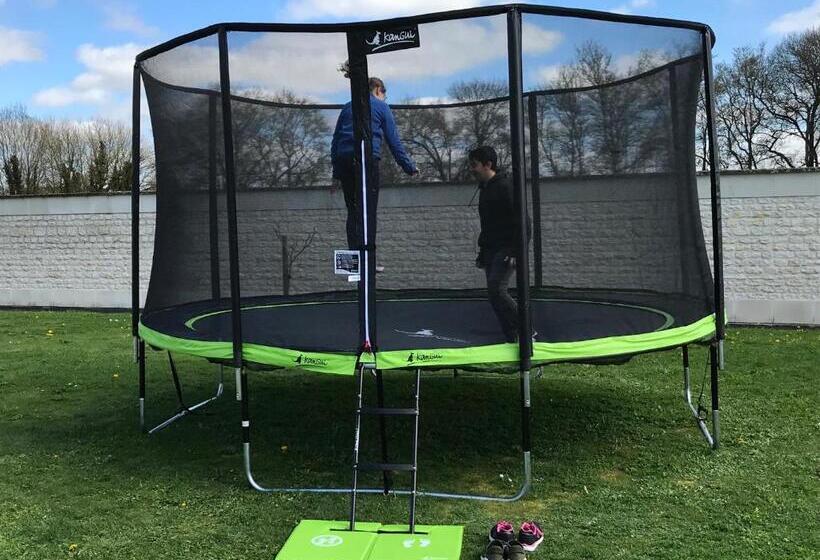 مبيت وإفطار Domaine Du Clos Pallacien