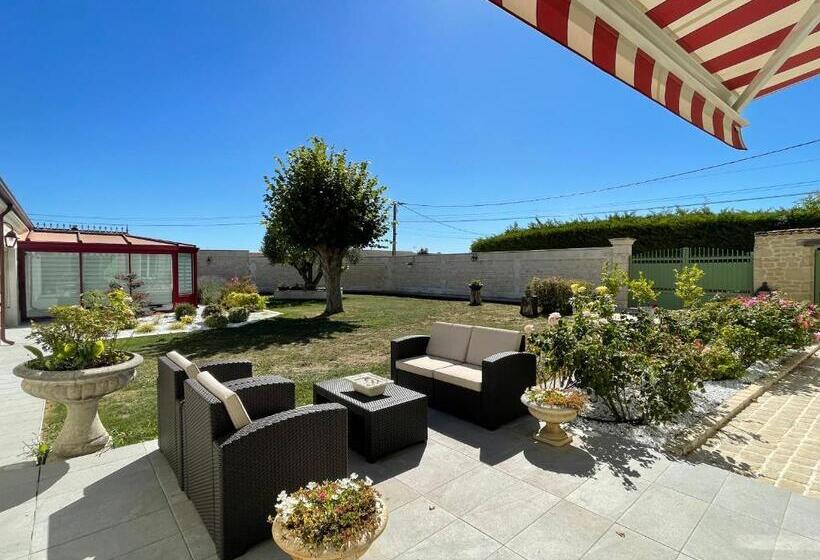 مبيت وإفطار Domaine Du Clos Pallacien