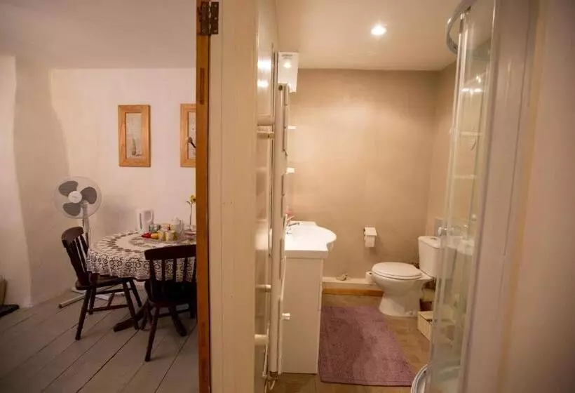 Aamiaismajoitus (B&B) La Maison Des Fleurs