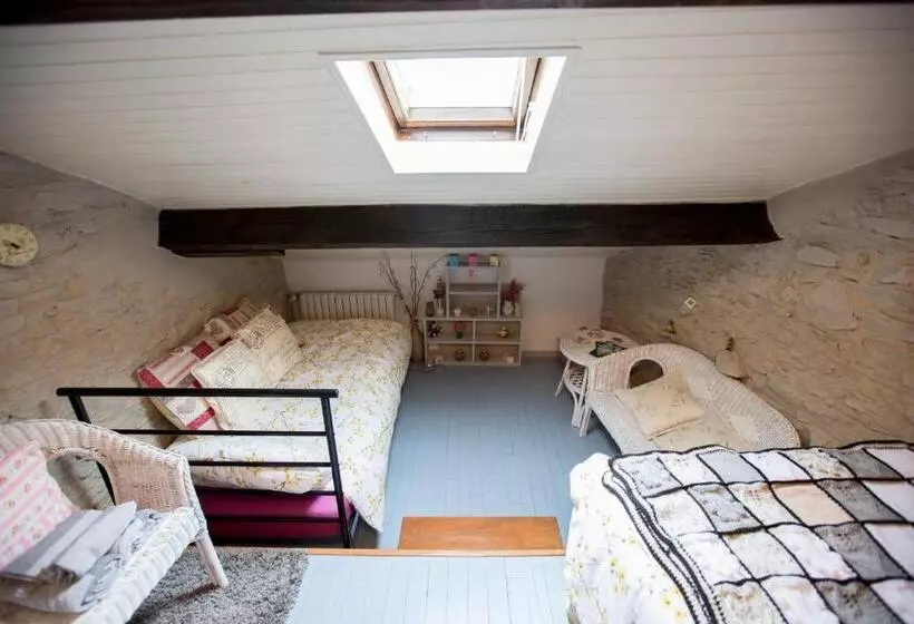 Aamiaismajoitus (B&B) La Maison Des Fleurs