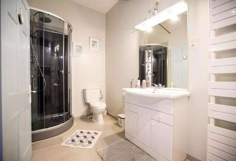 Aamiaismajoitus (B&B) La Maison Des Fleurs