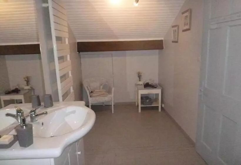 Aamiaismajoitus (B&B) La Maison Des Fleurs